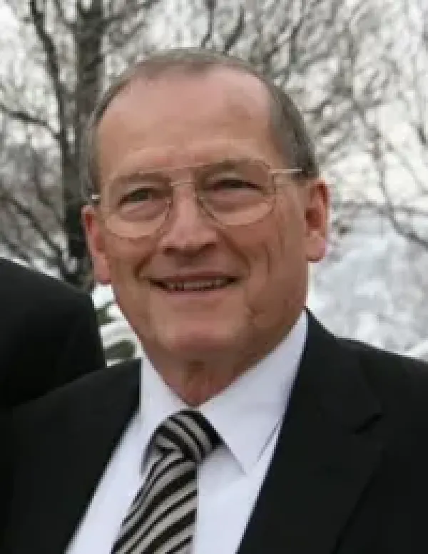 images/PHOTOS/gar%20thayne%20elison.webp#joomlaImage://local-images/PHOTOS/gar thayne elison.webp?width=200&height=259