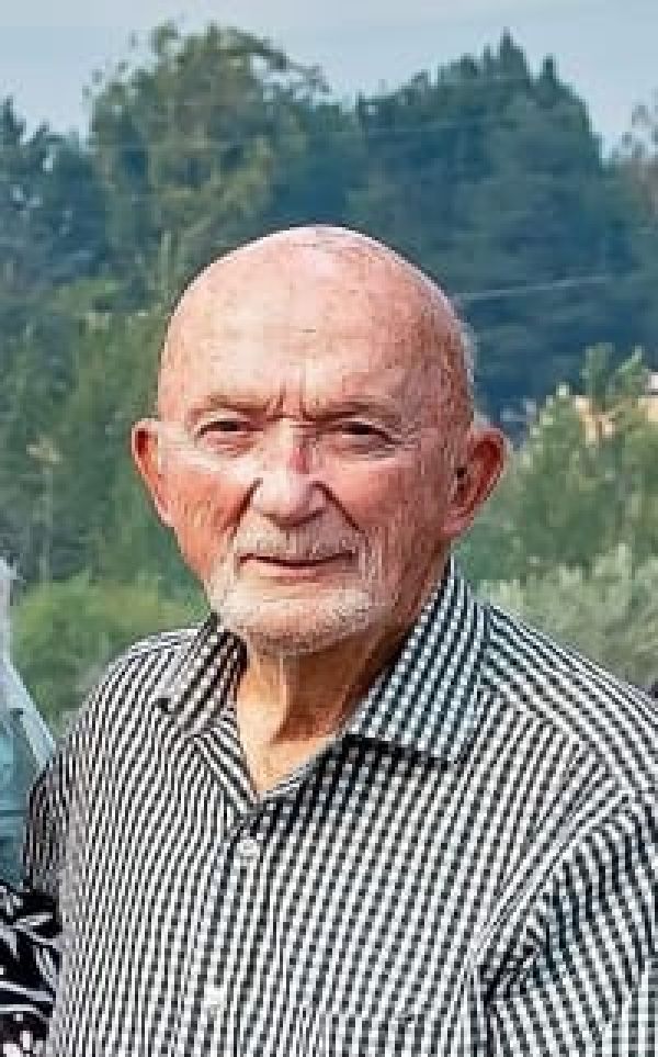 images/PHOTOS/kenneth%20ray%20spahr.webp#joomlaImage://local-images/PHOTOS/kenneth ray spahr.webp?width=200&height=321