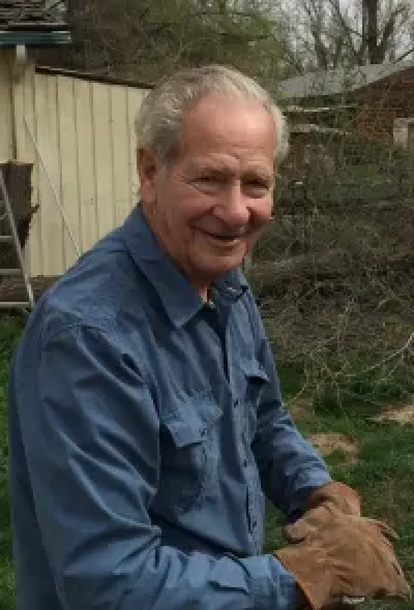 images/PHOTOS/david%20elva%20tuck.webp#joomlaImage://local-images/PHOTOS/david elva tuck.webp?width=200&height=295