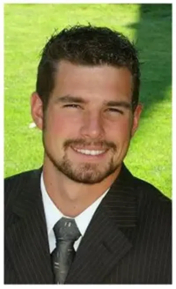 images/PHOTOS/eian%20michael%20wintz.webp#joomlaImage://local-images/PHOTOS/eian michael wintz.webp?width=200&height=328