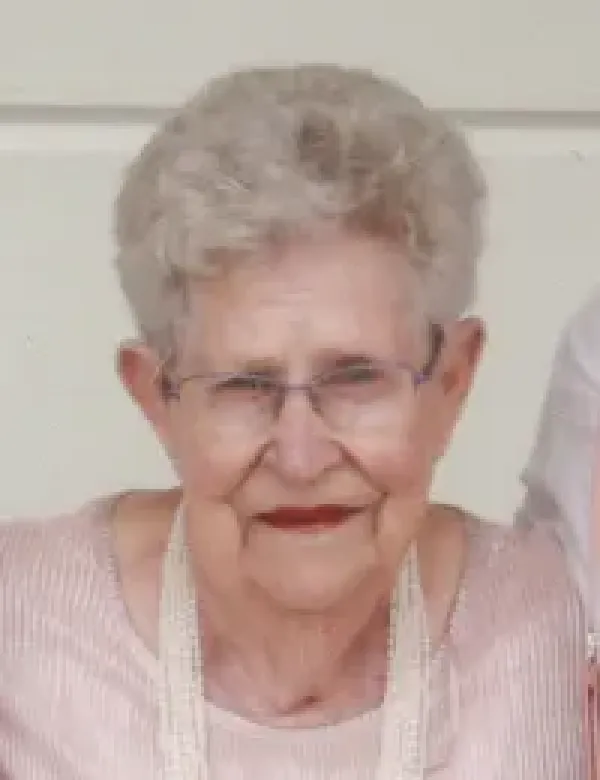 images/PHOTOS/estella%20ludean%20krajnik.webp#joomlaImage://local-images/PHOTOS/estella ludean krajnik.webp?width=200&height=260