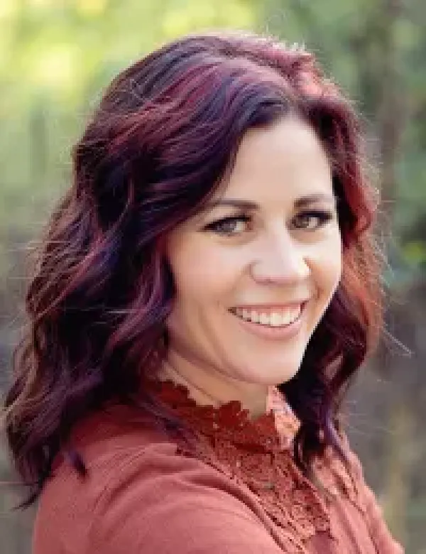 images/PHOTOS/holli%20lorene%20pool.webp#joomlaImage://local-images/PHOTOS/holli lorene pool.webp?width=200&height=260