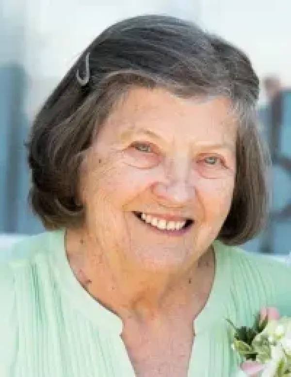 images/PHOTOS/colleen%20barrett%20bird%20bishop.webp#joomlaImage://local-images/PHOTOS/colleen barrett bird bishop.webp?width=200&height=259